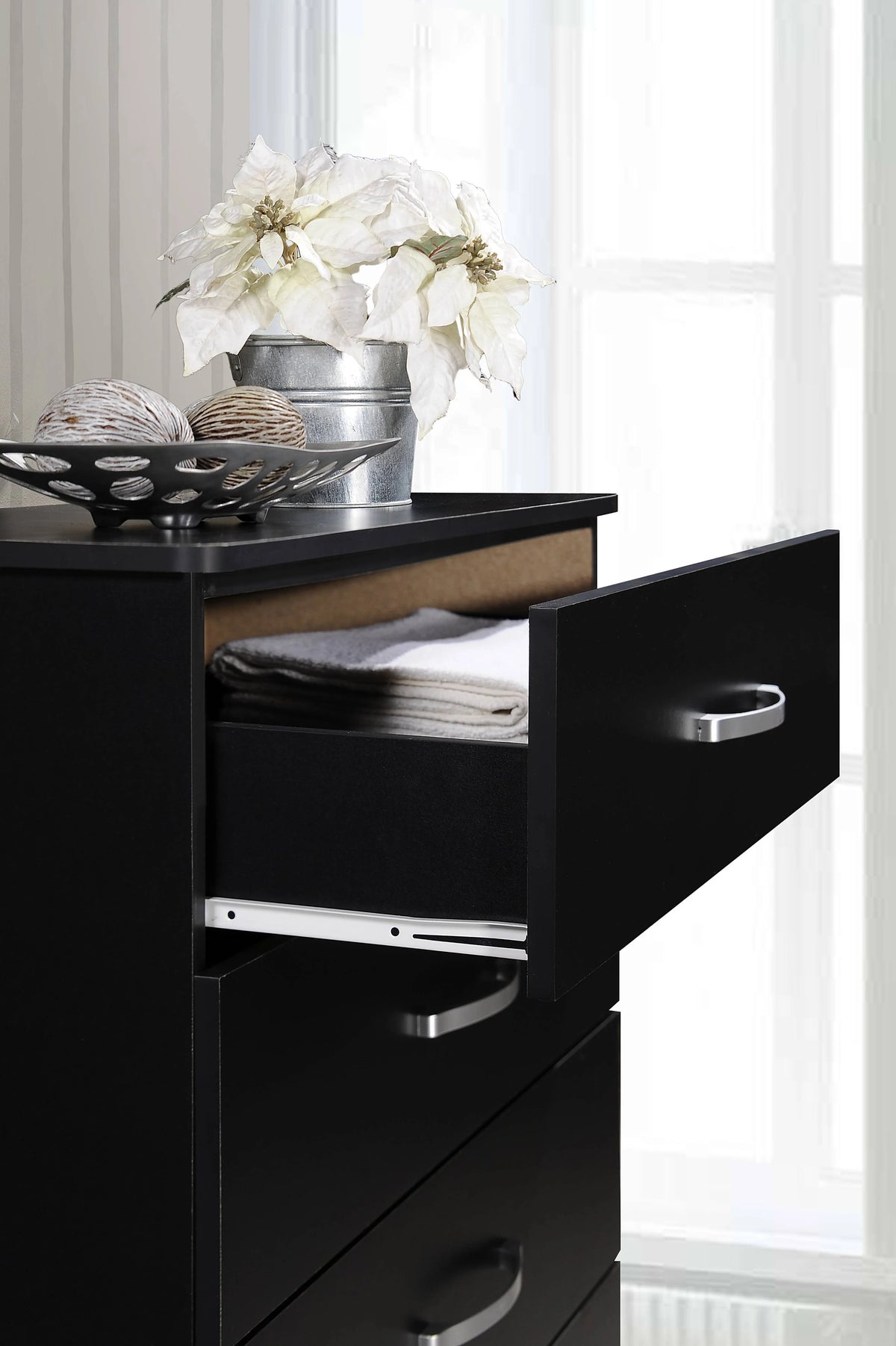 Hodedah 5 - Drawer Chest, Brown, Wood