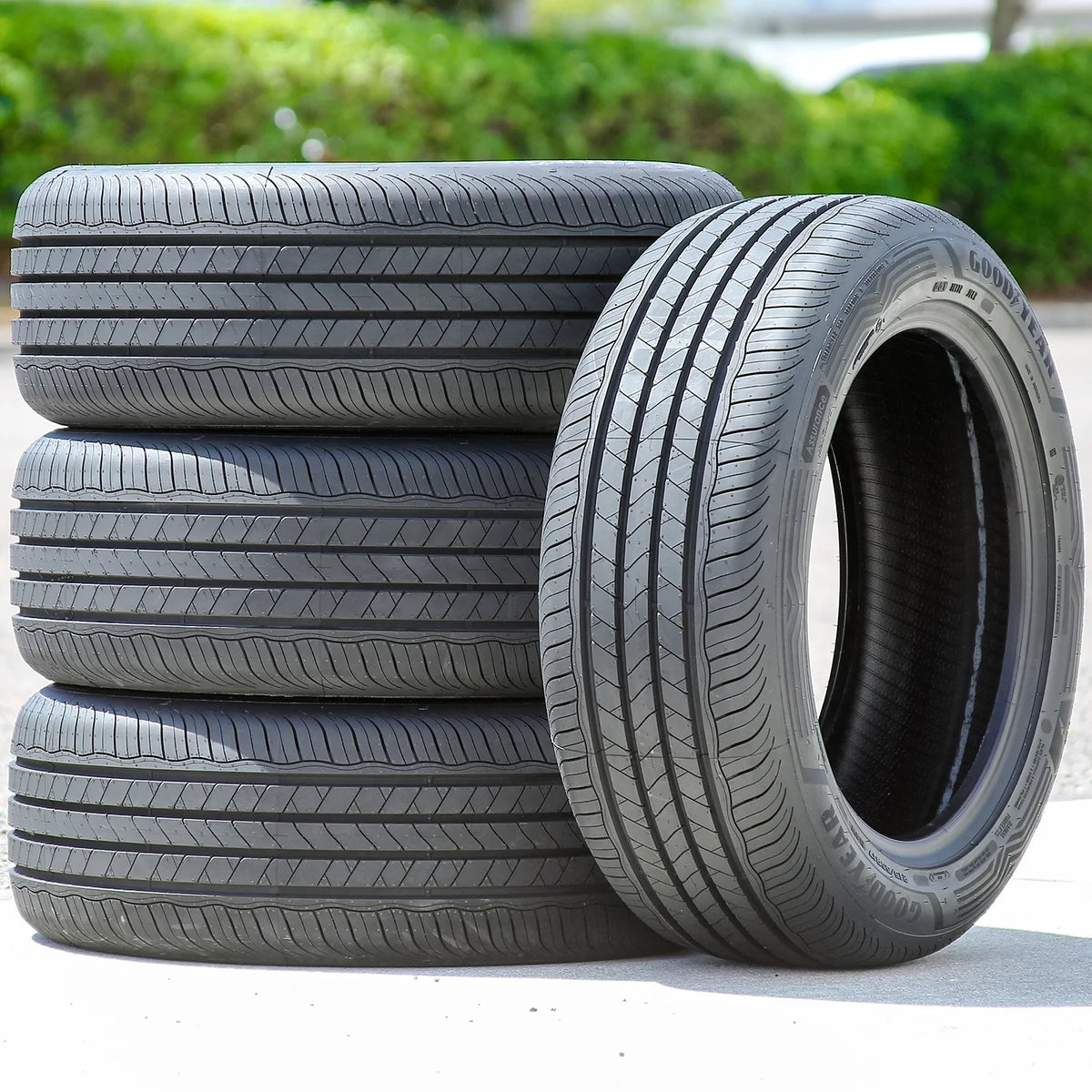 Goodyear Assurance MaxGuard 215/55R17 94V Performance a/s All Season Tire