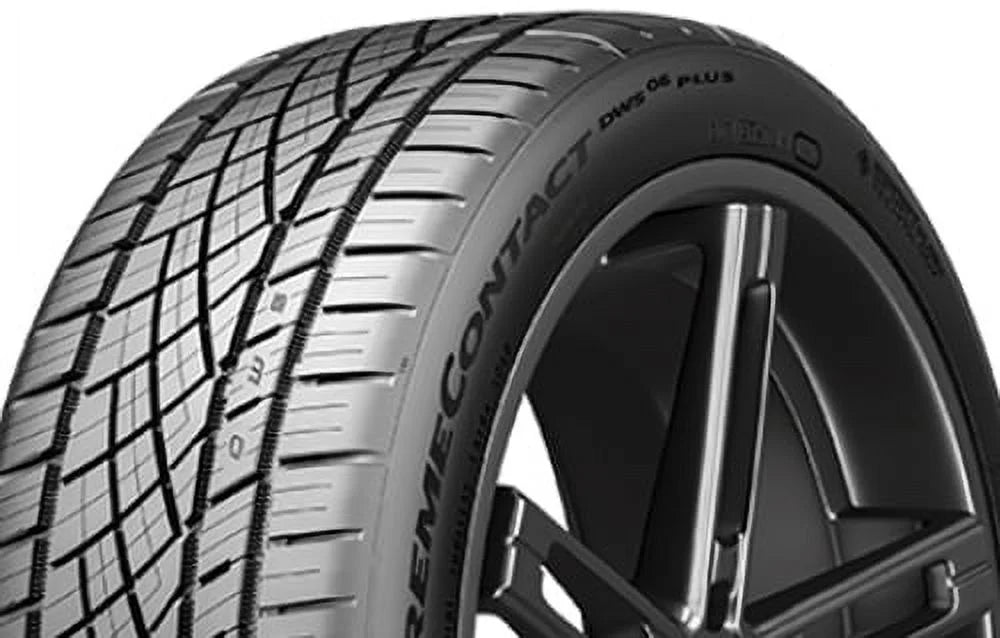 1 Continental ExtremeContact DWS06 Plus 235/40R19 96W Performance 50K Warranty 15572860000 / 235/40/19 / 2354019