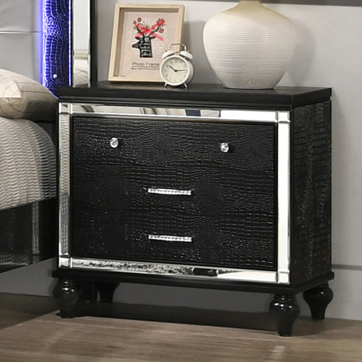 New Classic Furniture Valentine Solid Wood 3-Drawer Nightstand in White