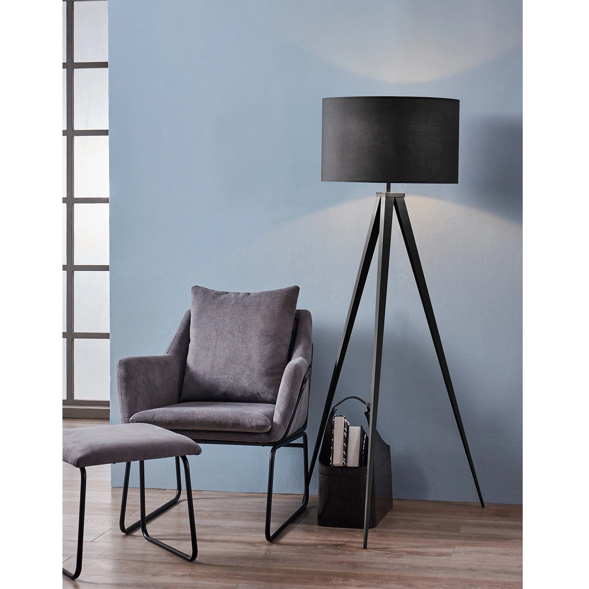 Teamson Home Romanza 60.23" Postmodern Tripod Floor Lamp with Drum Shade, Matte Black