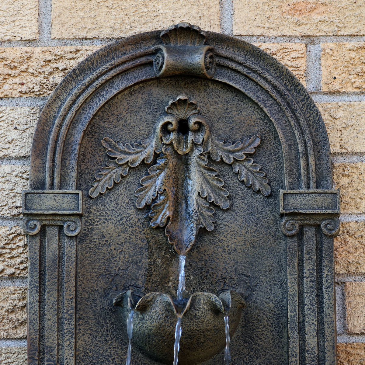 Sunnydaze Florence Polystone Outdoor Wall Fountain, Florentine Finish'