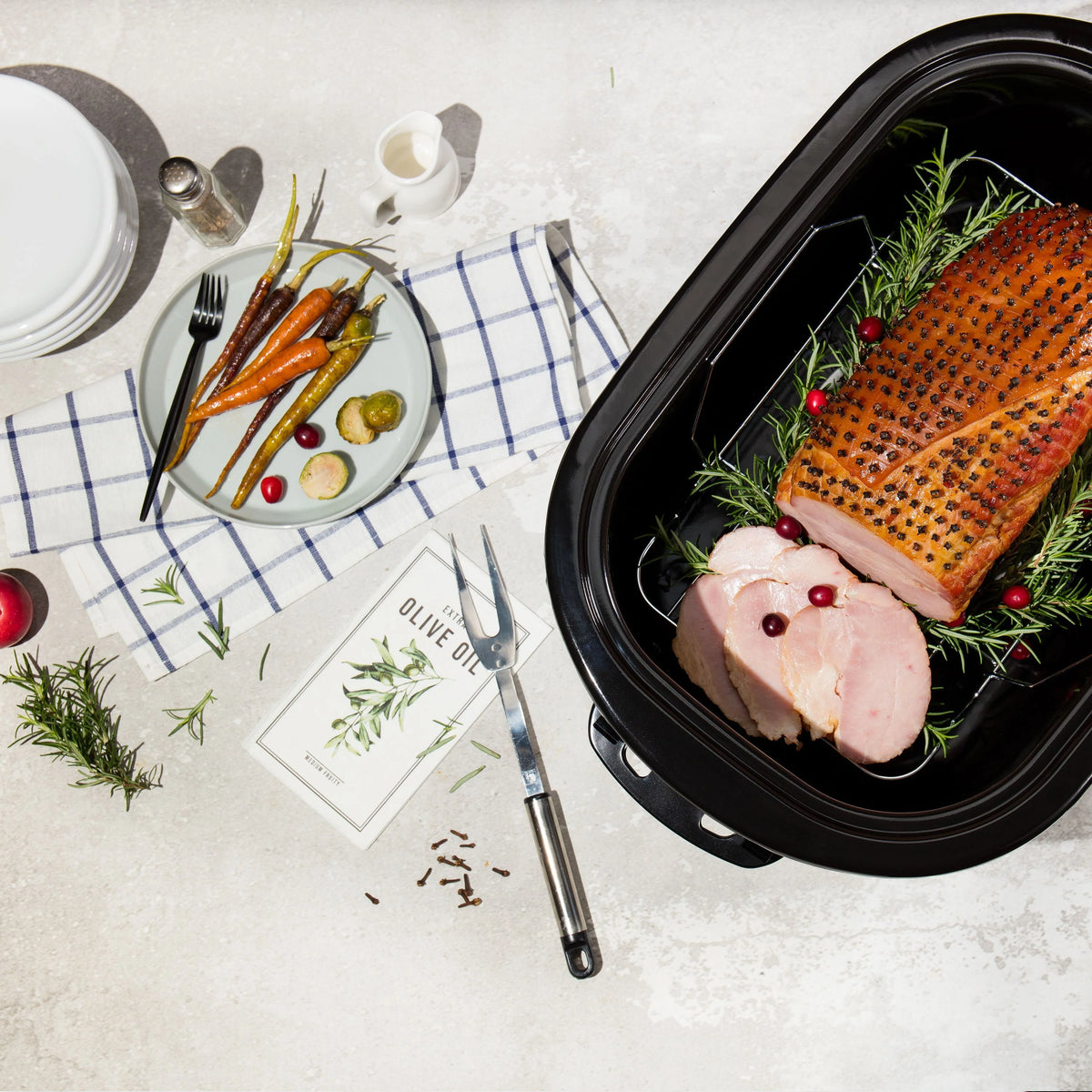 Aroma® 18Qt. Electric Roaster Oven with Metal Inner Rack - Black (ART-718B)