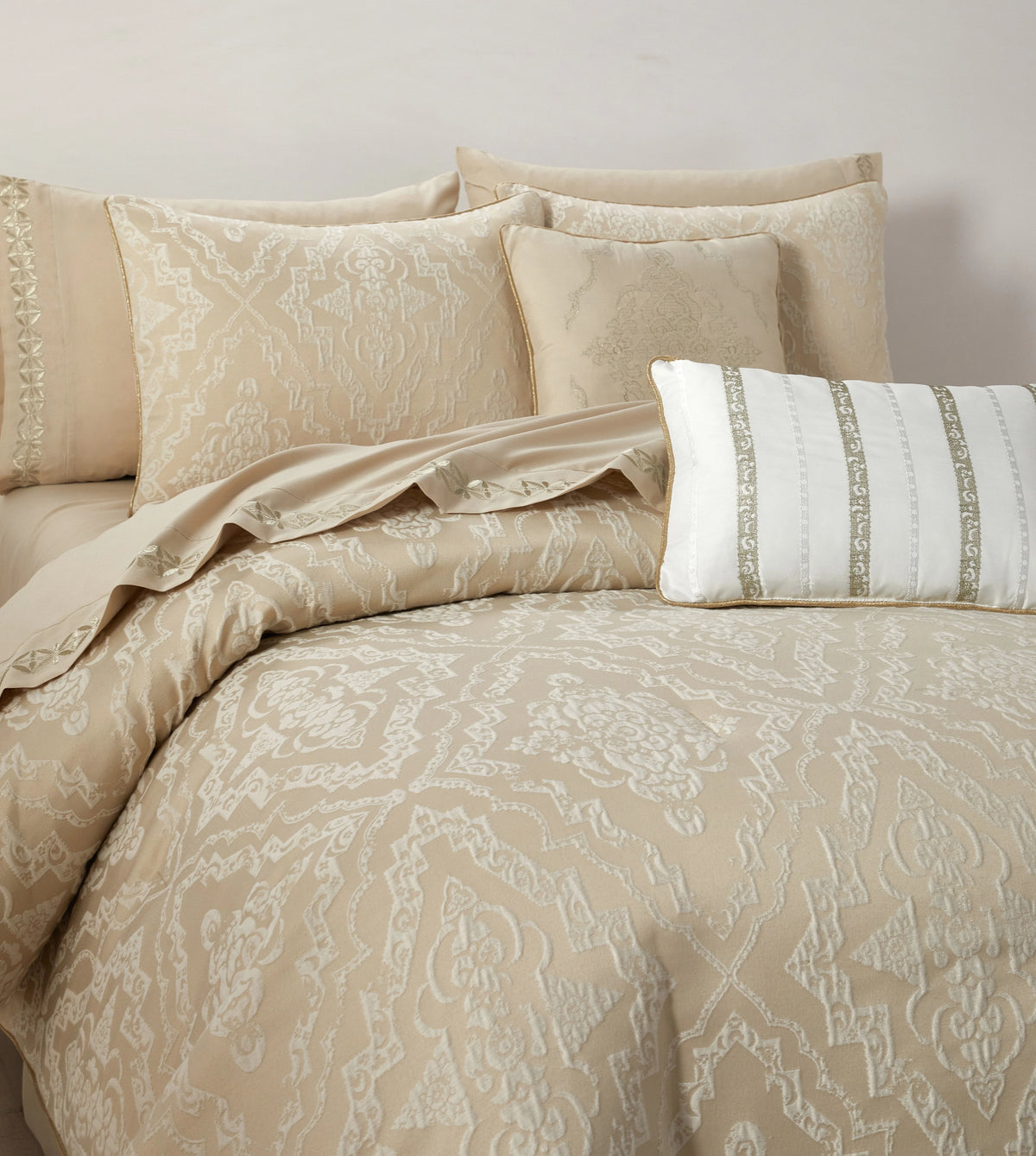 Lanco Smoke Grey Comforter Set California King Size, 9 Piece Jacquard Floral Bedding Set, All Season, Ultra-Soft, Matching Pillows & Shams, Bed Skirt