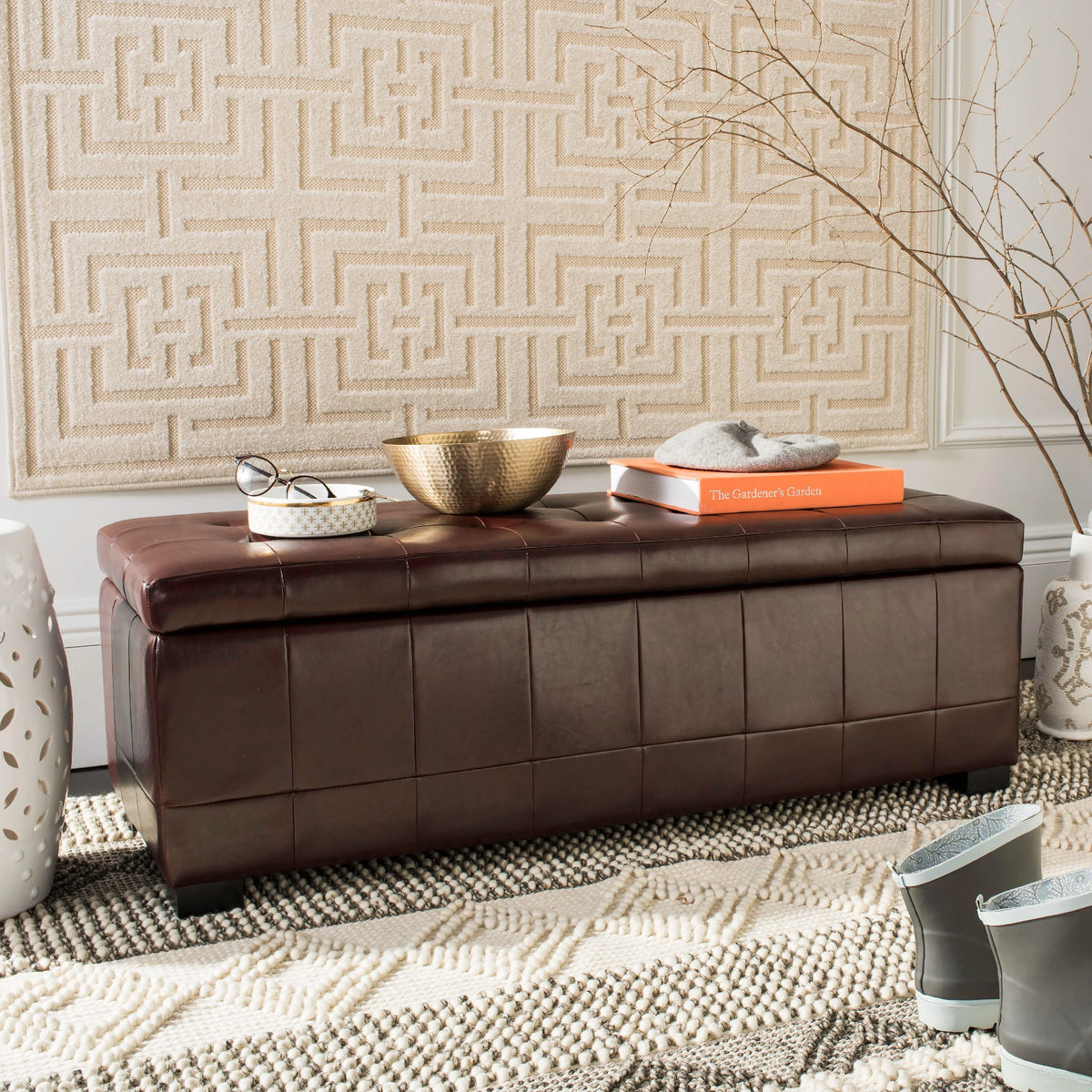 SAFAVIEH Large Manhattan Rustic Tufted Storage Bench, Brown