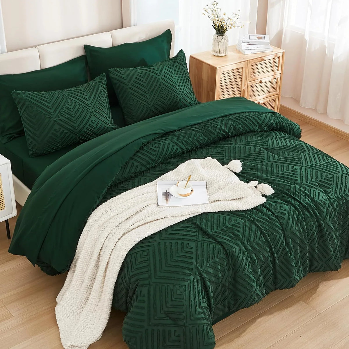 Queen Comforter Set 7 Piece Dark Emerald Green - Bed in a Bag Queen Boho Lightweight Fluffy Tufted Bedding Sets with Comforter, Sheets, Pillowcases & Shams