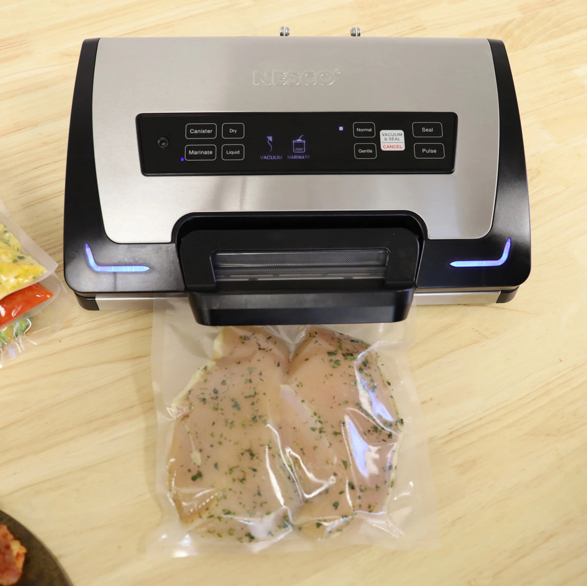 Nesco LiquidLock Premium Vacuum Sealer Combo Kit
