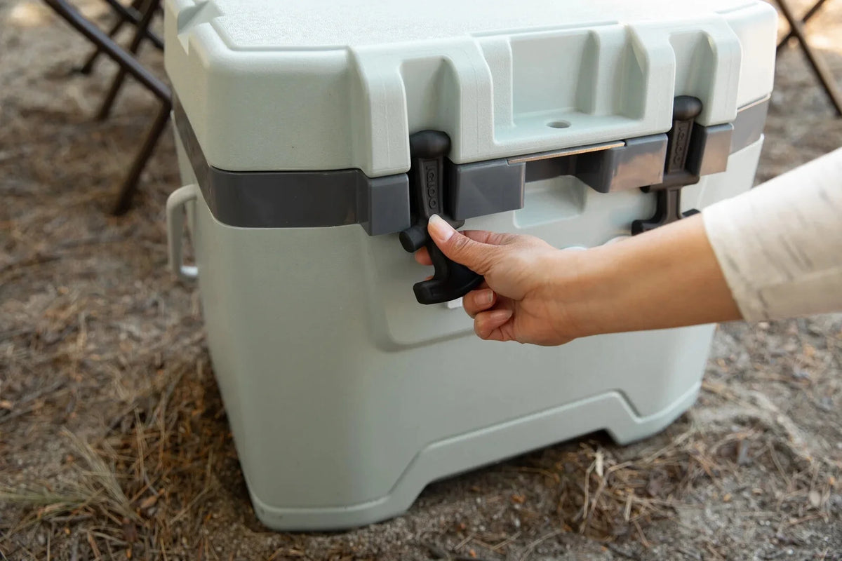 25 QT Overland Ice Chest Cooler, Green