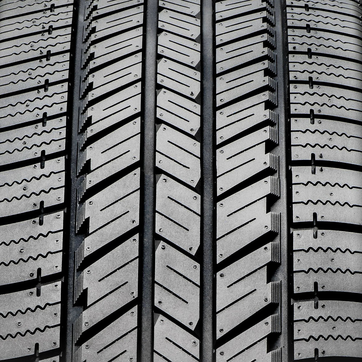BlackHawk Hiscend-H HT01 All Season 275/60R20 115S Light Truck Tire