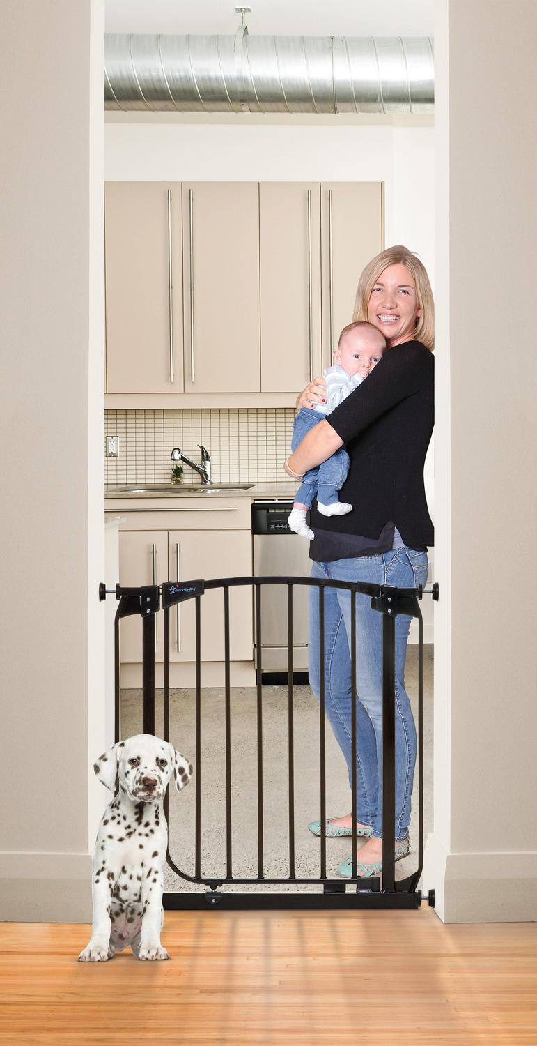 Dreambaby® Chelsea Swing Closed Security Gate 28″-32″ - Black