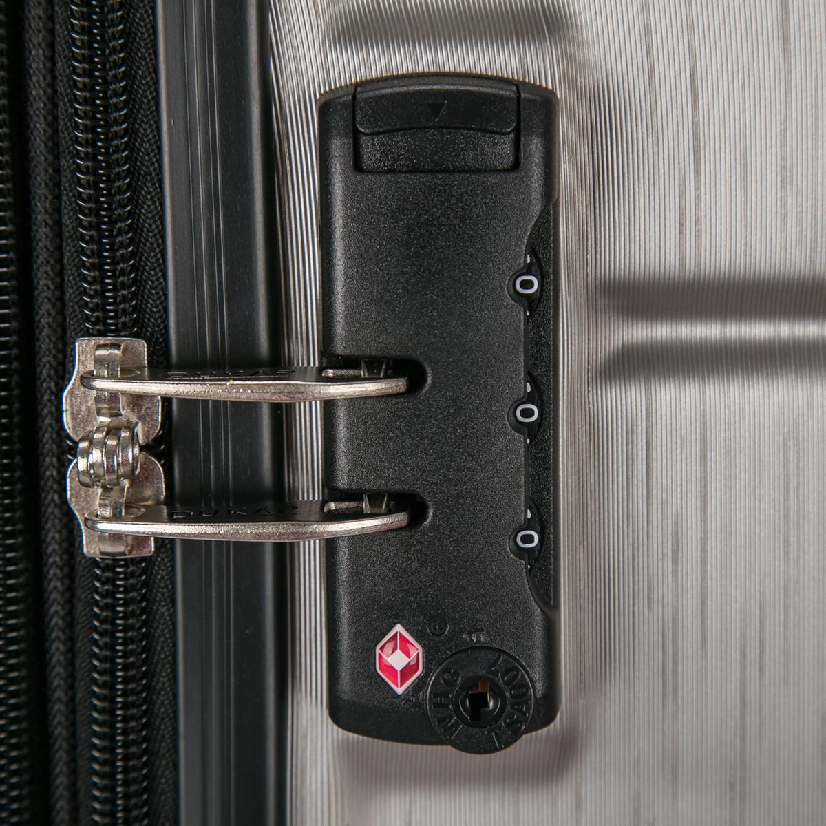 DUKAP Rodez 28" Lightweight Hardside Spinner Luggage