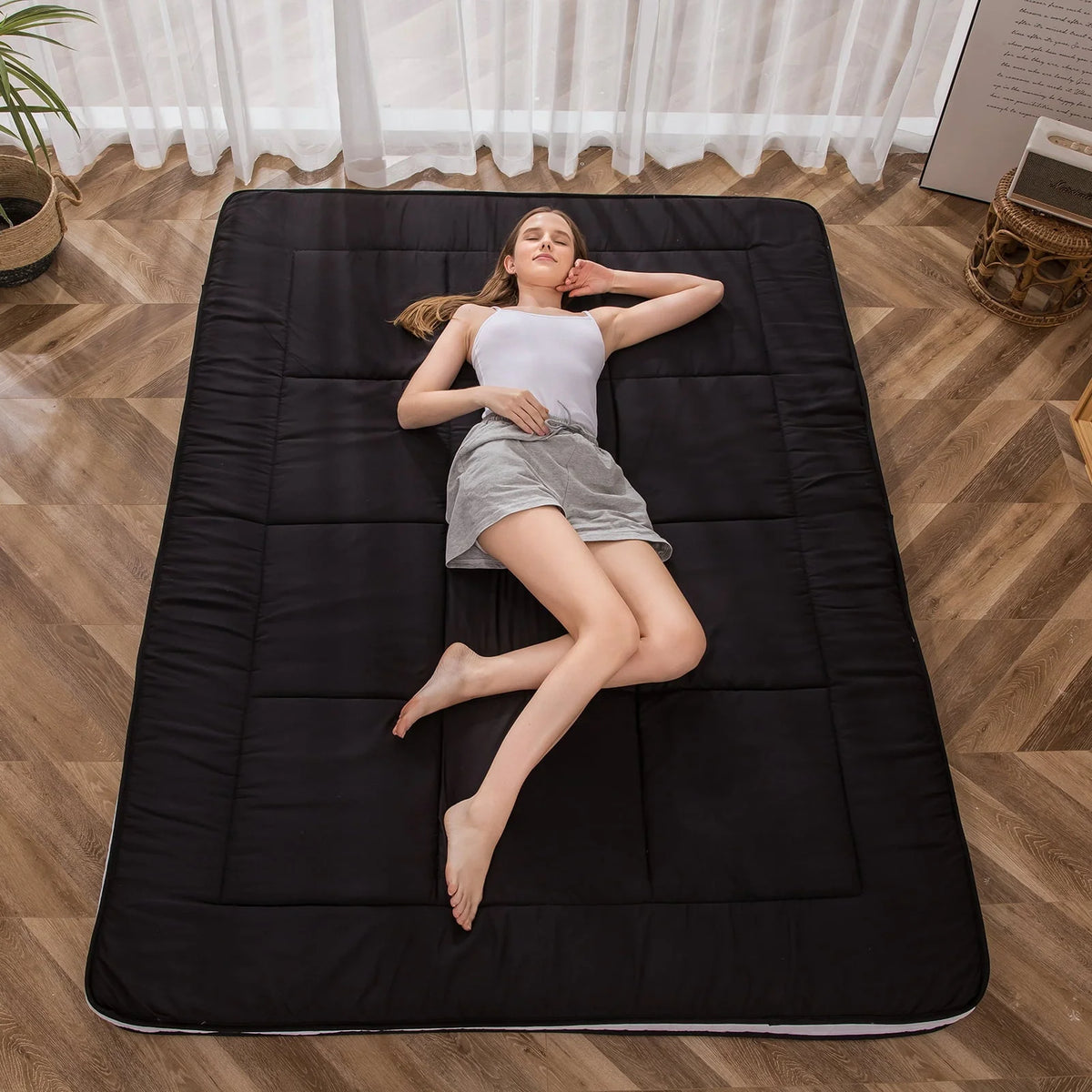 Mattress, Padded Japanese Floor Mattress Quilted Bed Mattress Topper, Extra Thick Folding Sleeping Pad, Black, Twin