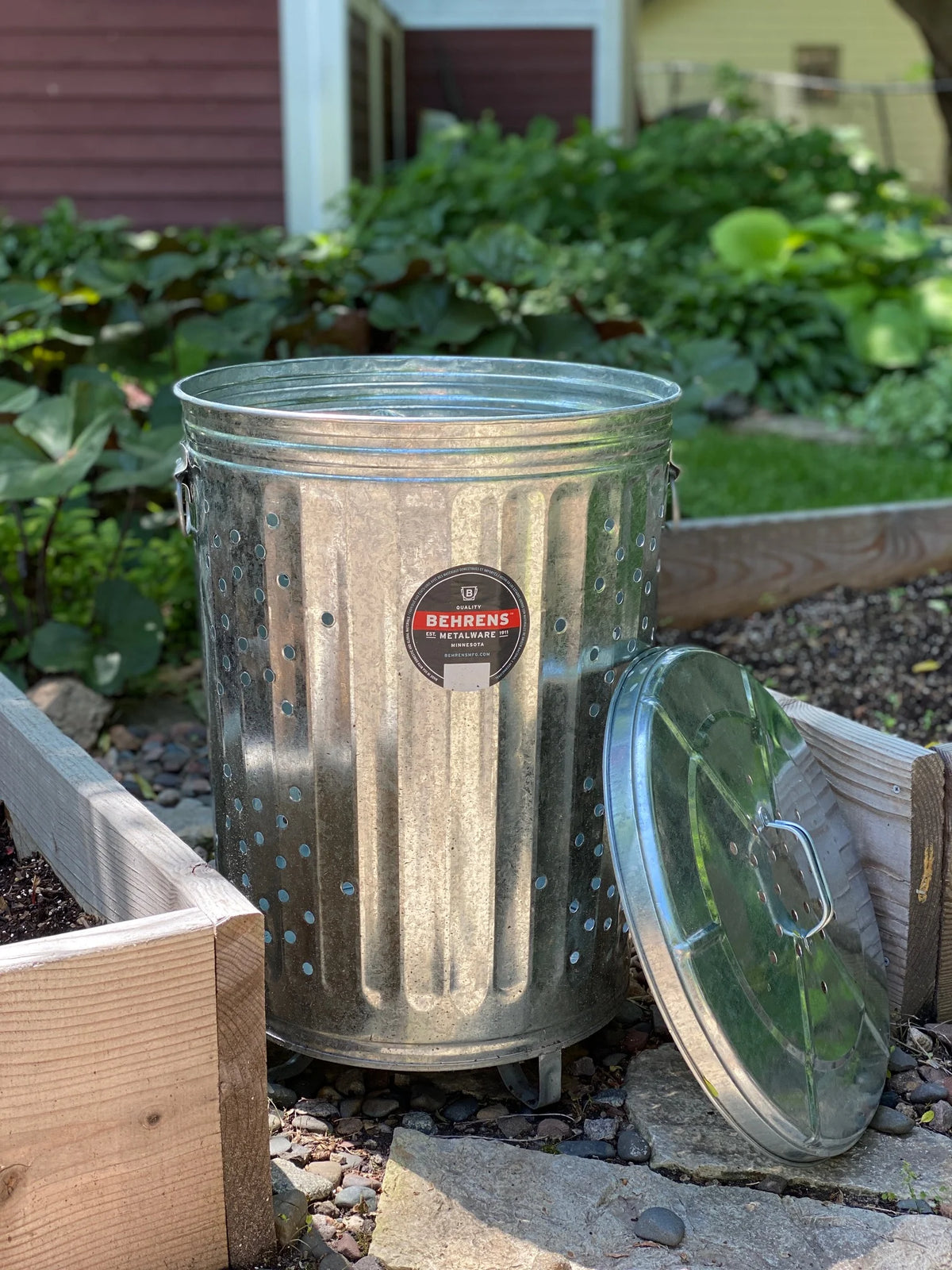 Behrens 20 gal Galvanized Steel Outdoor Refuse / Composter Can with Lid