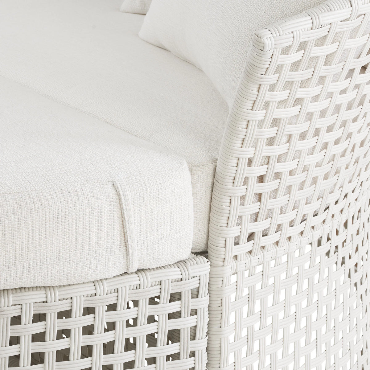 Mainstays Tuscany RIdge Outdoor Daybed - White with Cream