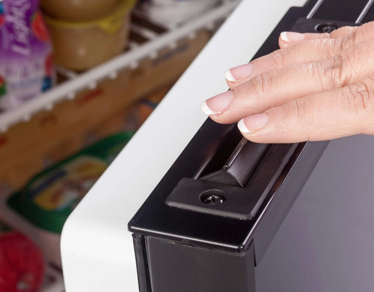 REFRIGERATORS & ICE MAKERS RV