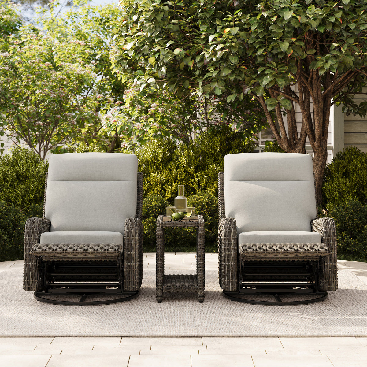 Thomasville Elko 3-piece Outdoor Swivel Glider Recliner Set