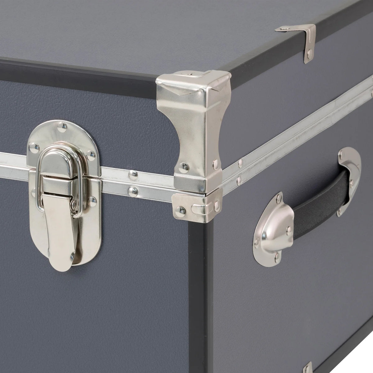 Seward Trunk Rover 30 in. Locking Trunk with Wheels