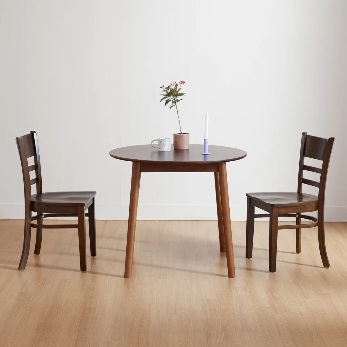 Livinia Aslan 35.4" Round Wooden Dining Table (Natural)