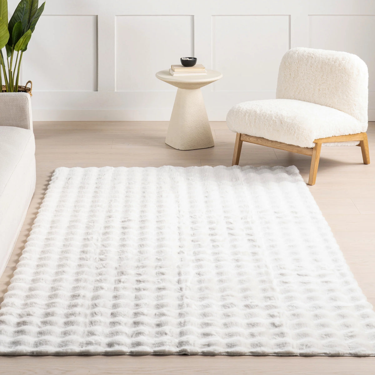 nuLOOM Jeni SuperiorWash Solid Faux Rabbit Machine Washable Area Rug, 2' 6" x 8', Runner, Jeni Grey
