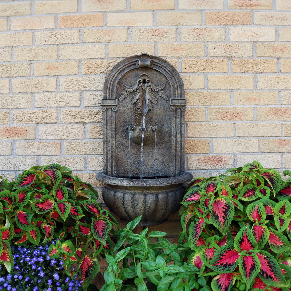 Sunnydaze Florence Polystone Outdoor Wall Fountain, Florentine Finish'