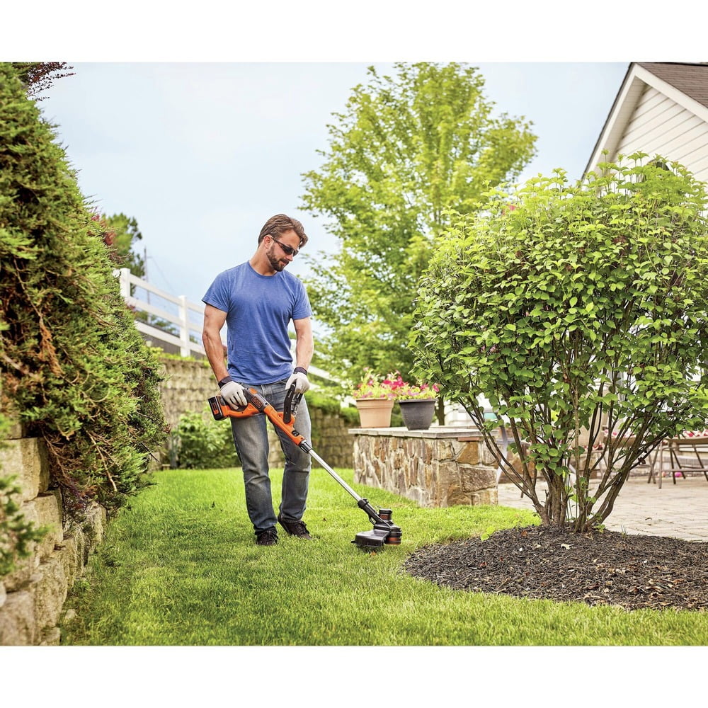 BLACK+DECKER 40V MAX* Lithium String Trimmer, (LST140C)