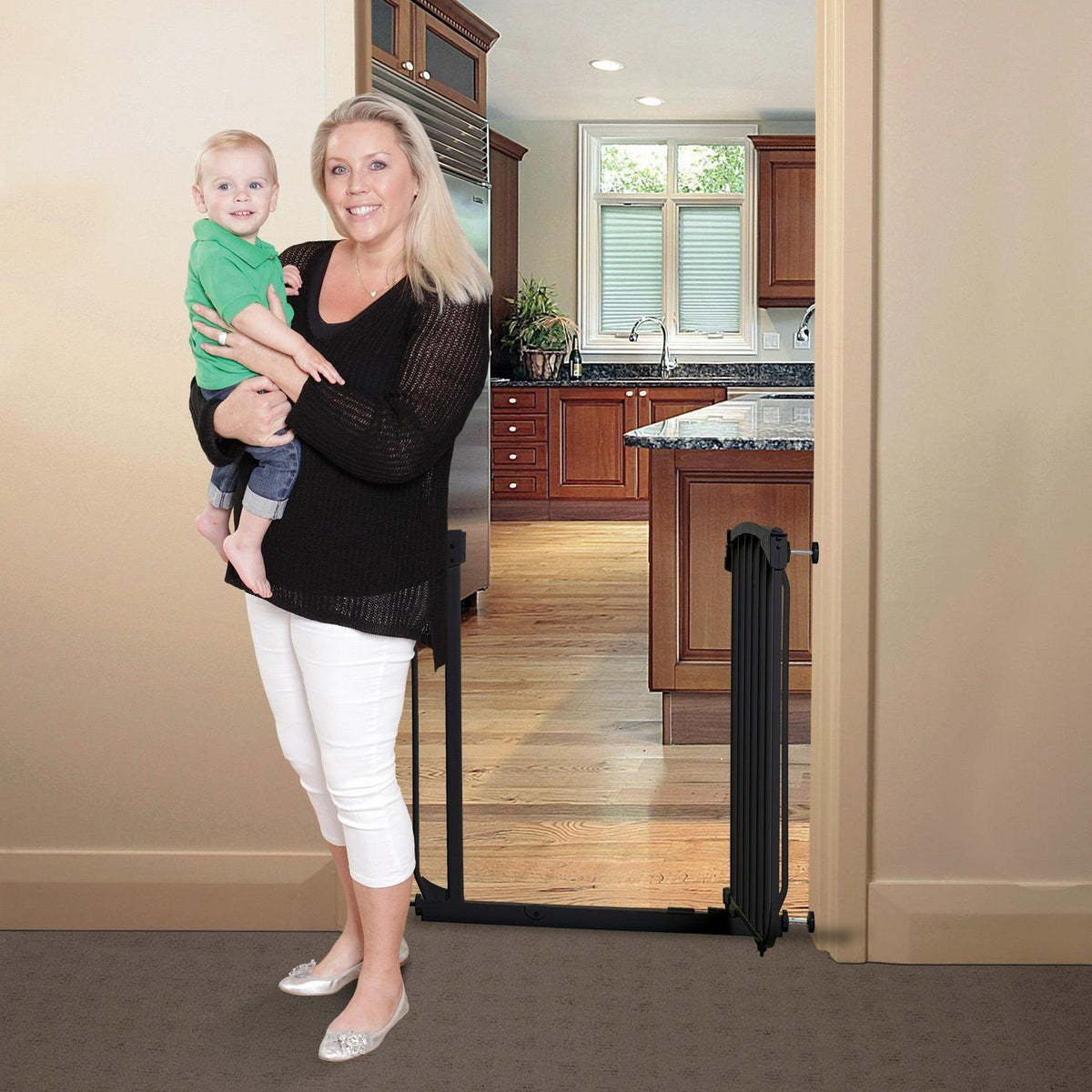 Dreambaby® Chelsea Swing Closed Security Gate 28″-32″ - Black