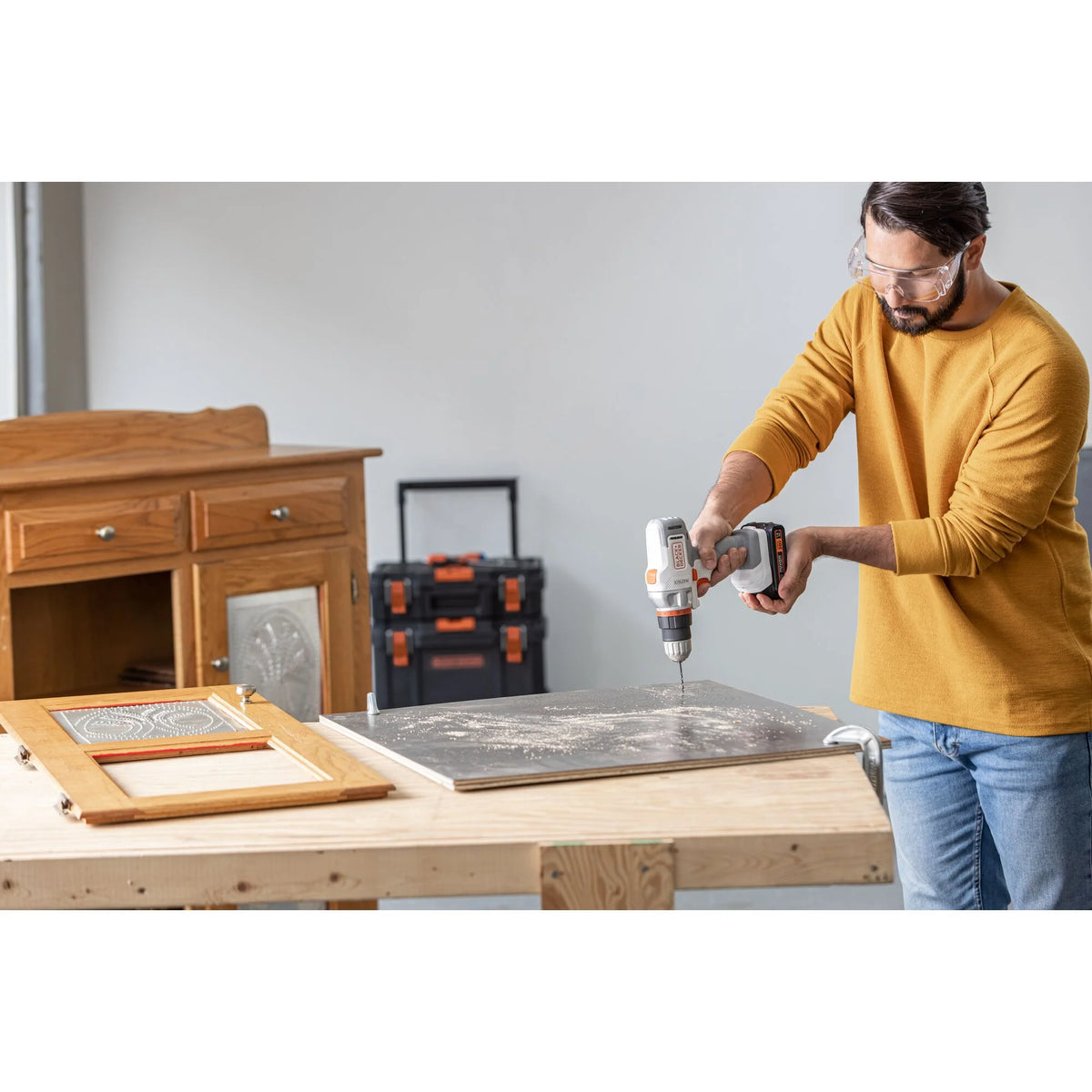 BLACK+DECKER 20V MAX* Matrix Cordless Combo Kit, 6-Tool, White And Orange, (BDCDMT1206KITWC)
