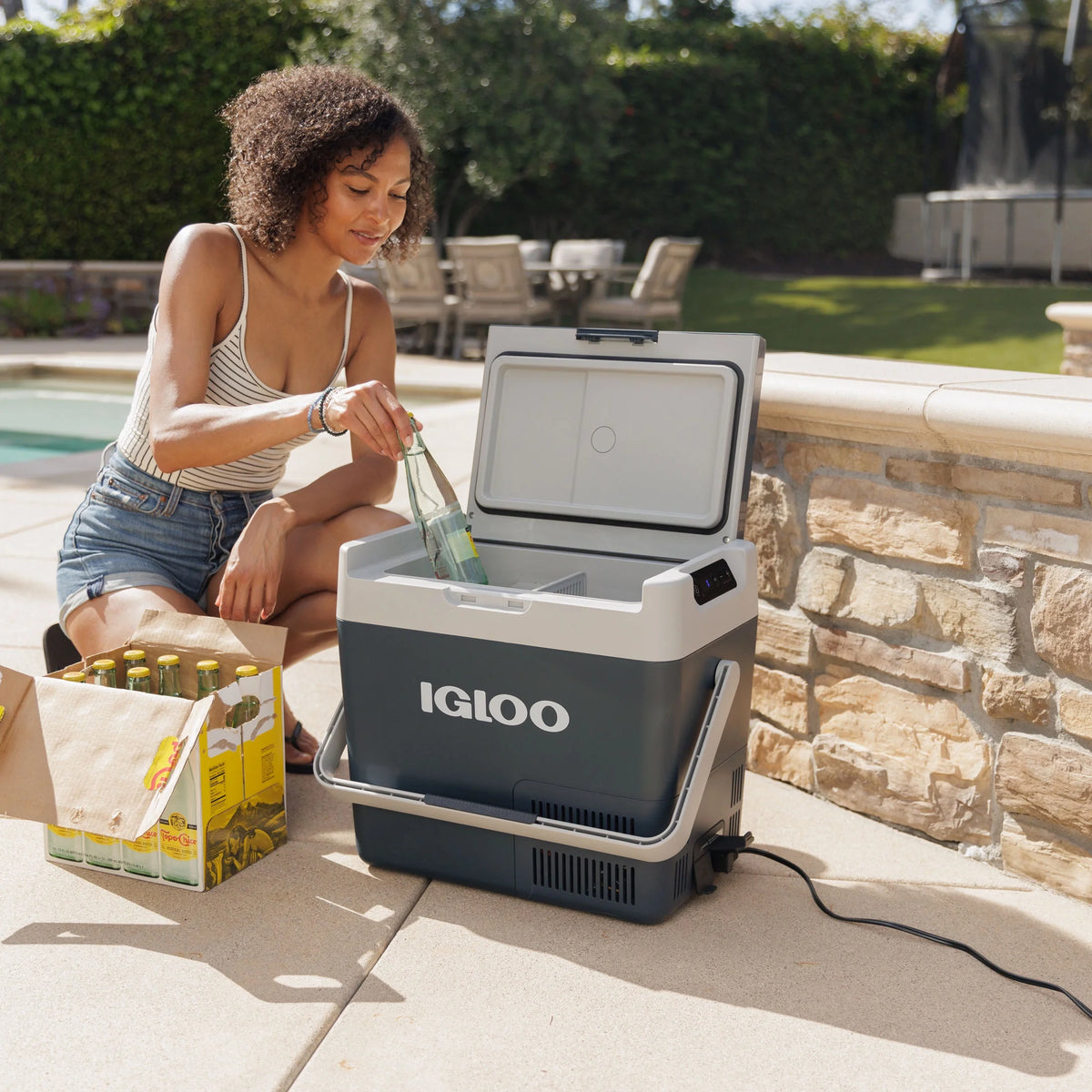 Igloo ICF 18 Active Electric Cooler Cooler, Rugged Blue