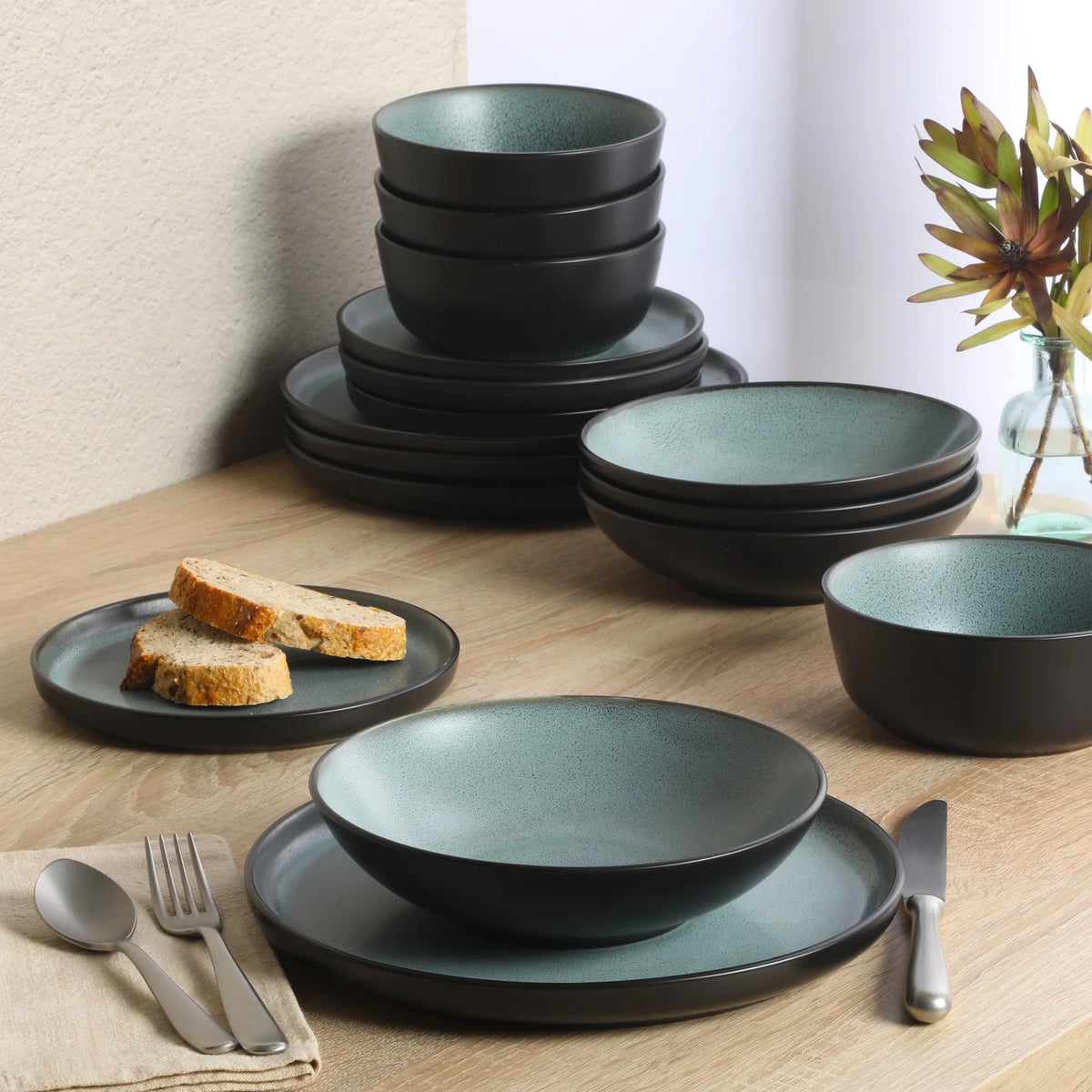 Gibson Elite Tribeca Loft 16-Piece Dinnerware Set - Service for 4 - Matte Blue