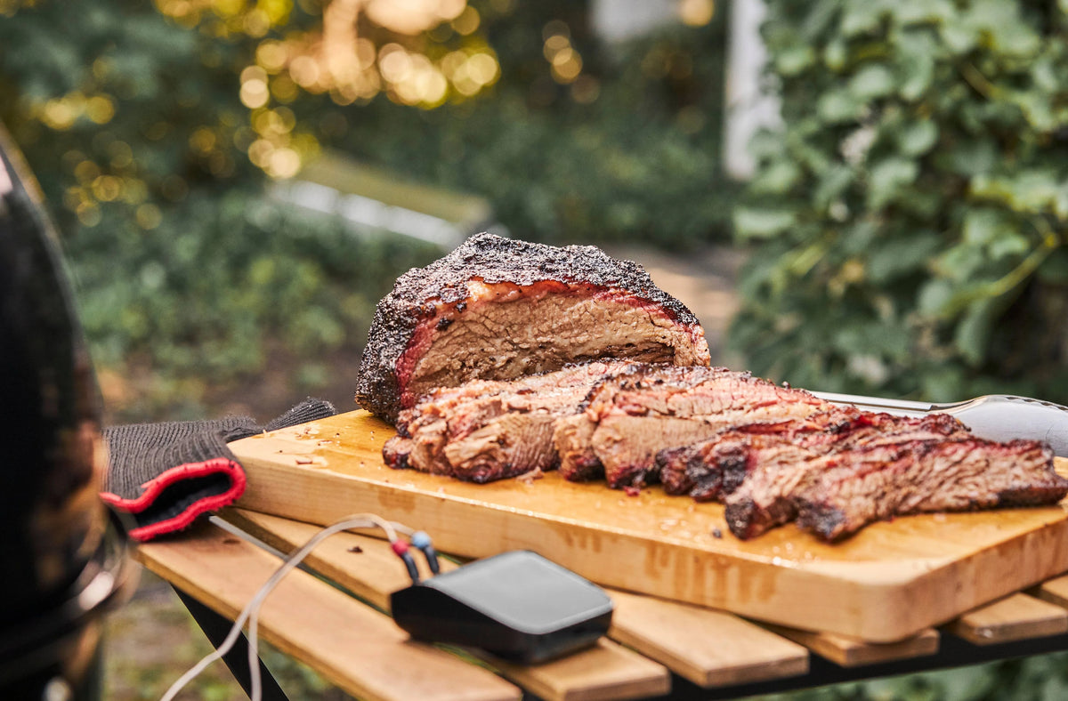 Weber Connect Smart Grilling Hub, WiFi and Bluetooth Enabled Thermometer, LCD Display