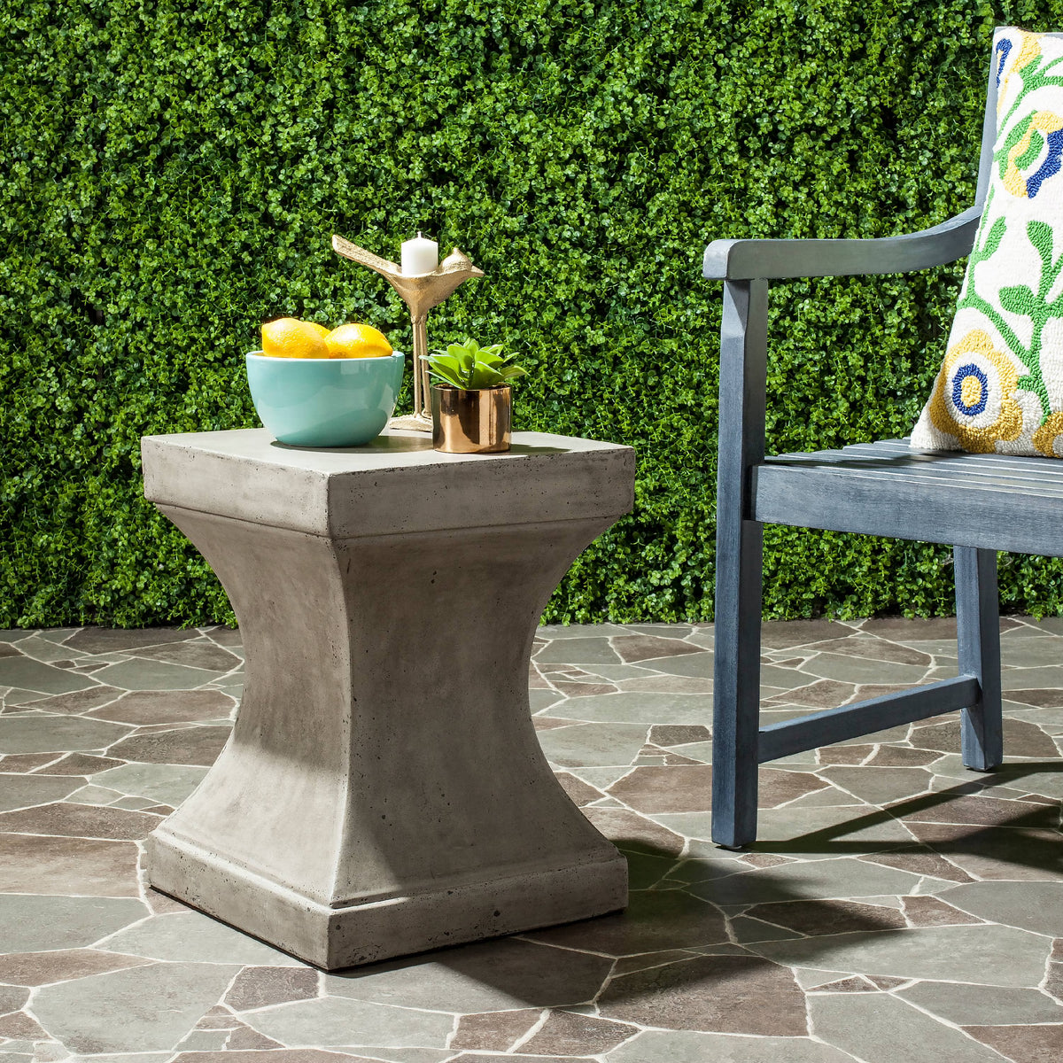 Safavieh Curby Outdoor Modern Concrete Accent Table - Dark Grey