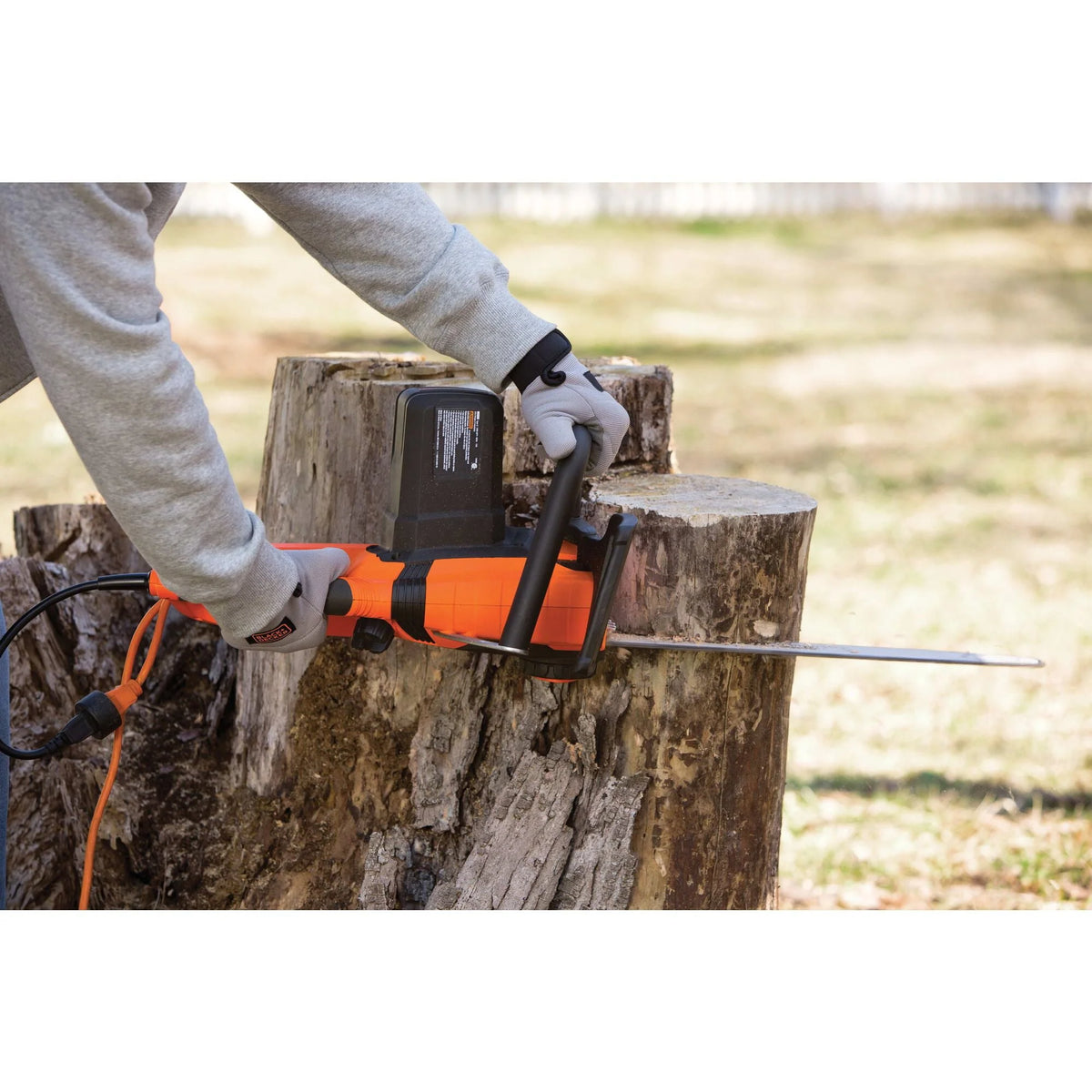 BLACK+DECKER CS1518 15 Amp 18" Corded Chainsaw