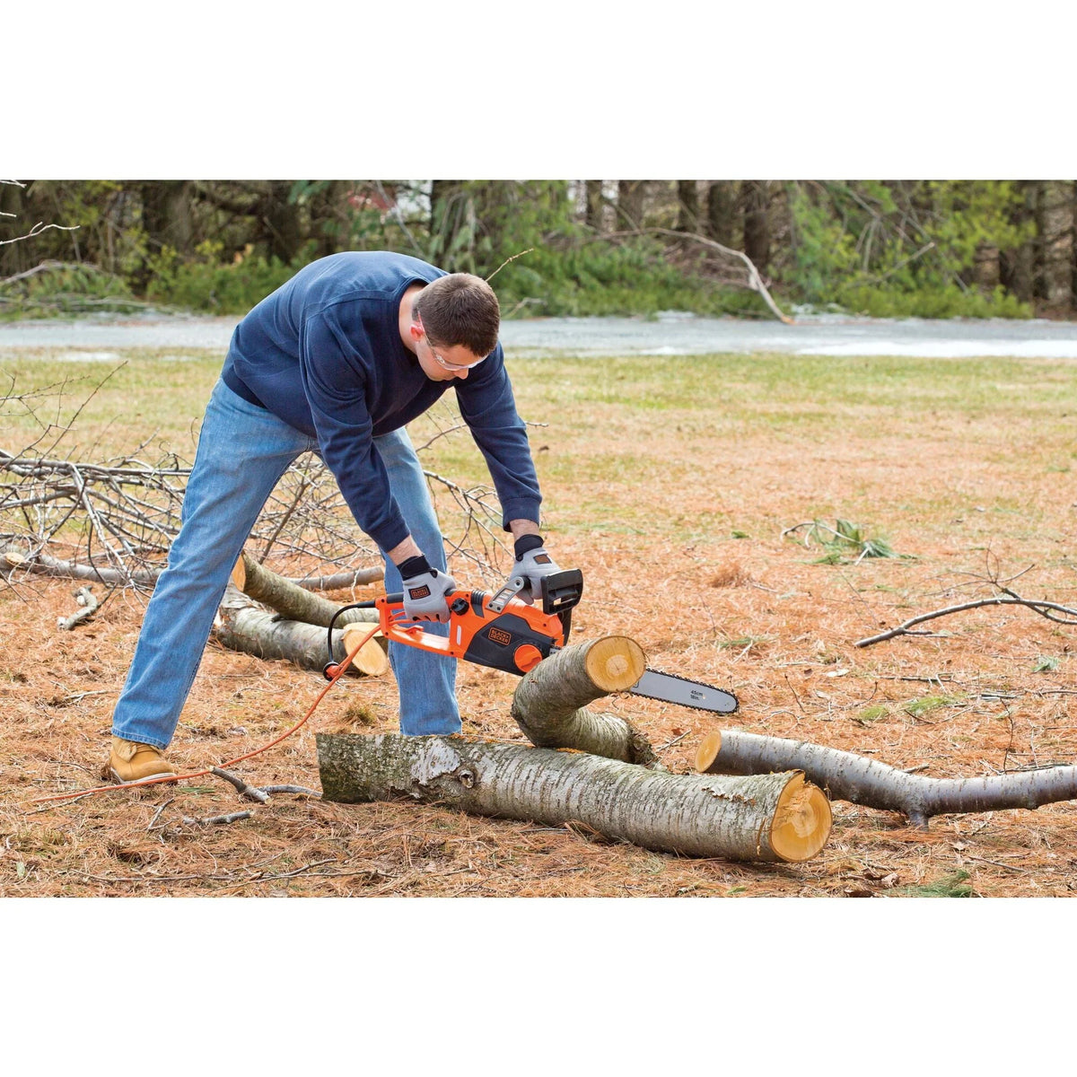 BLACK+DECKER CS1518 15 Amp 18" Corded Chainsaw