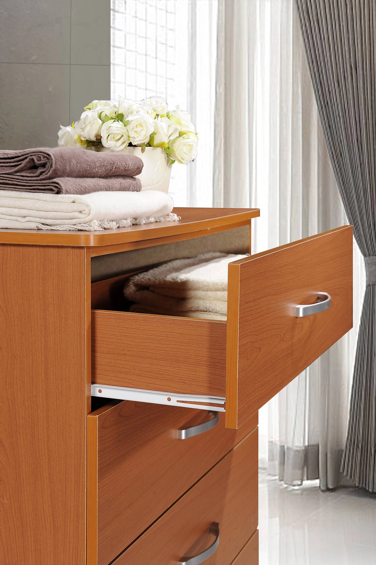 Hodedah 5 - Drawer Chest, Brown, Wood