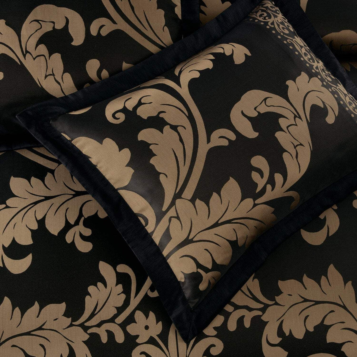 Chezmoi Collection Valor 7-Piece Bed in a Bag California King, Black/Gold Luxury Jacquard Floral Comforter with Sheets Set for All Season