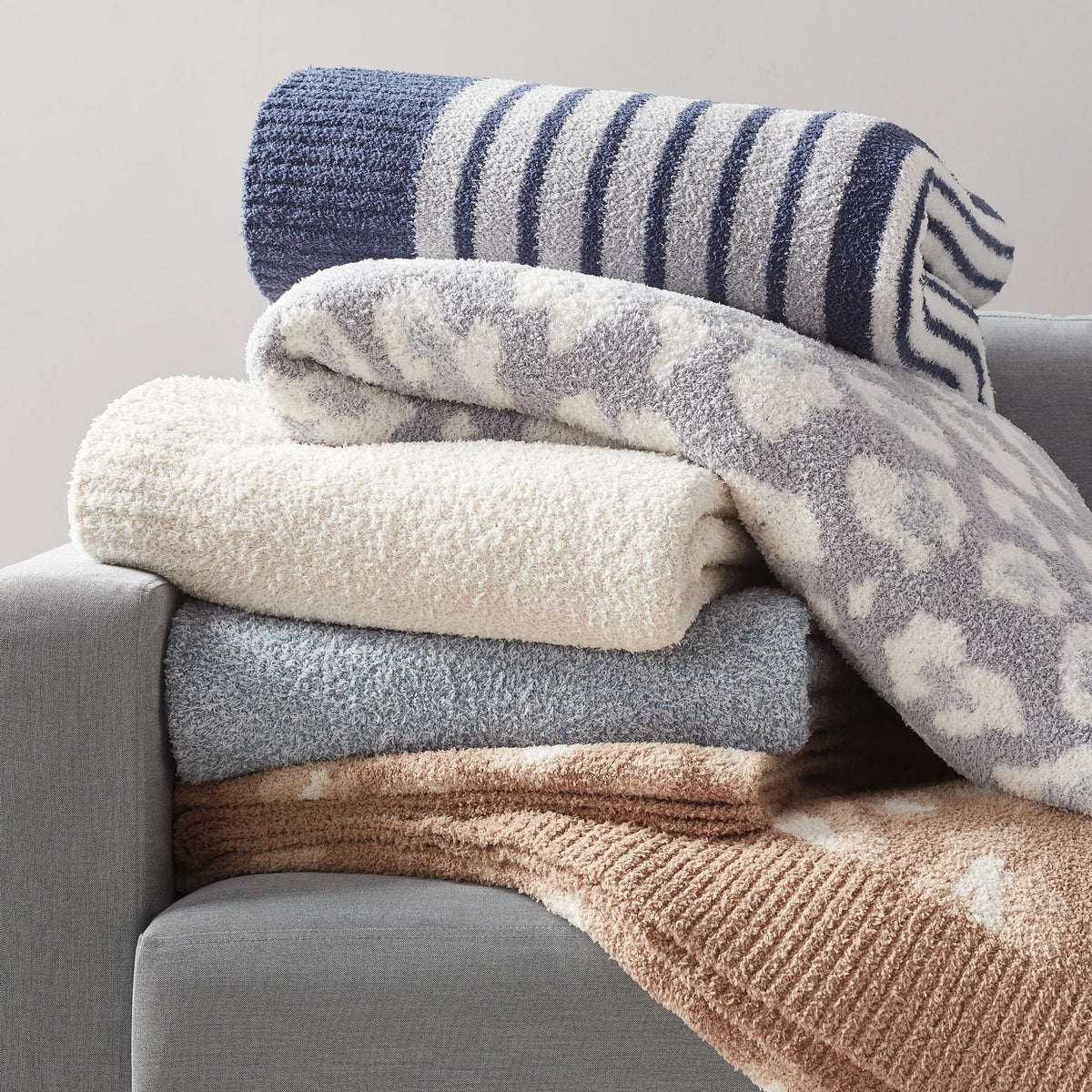 Better Homes & Gardens Cozy Knit Throw, 50"x72", Blue Solid