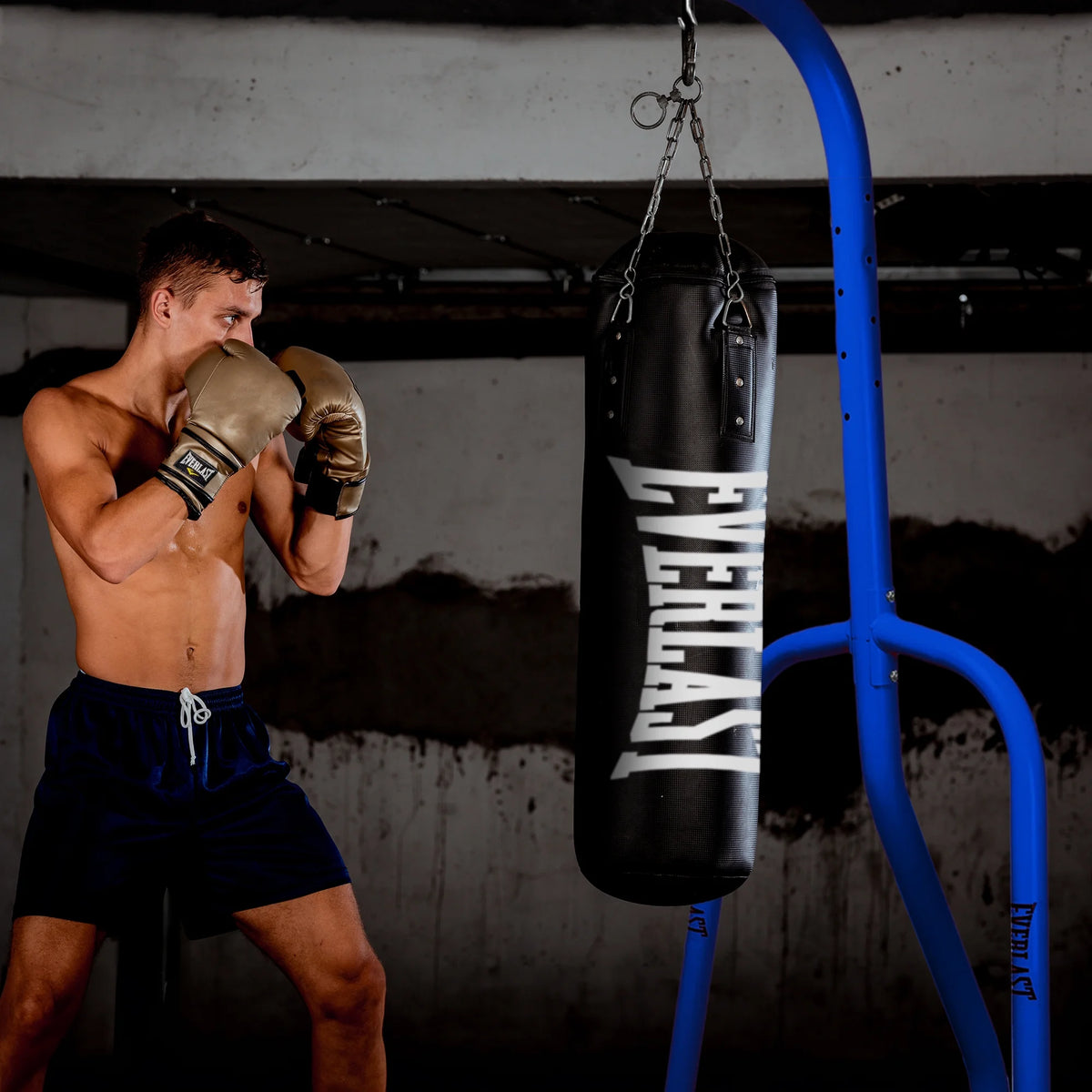 Everlast Single Station Heavy-Duty Punching Bag Stand, Powder-Coated Steel, 100 lb Capacity, Black