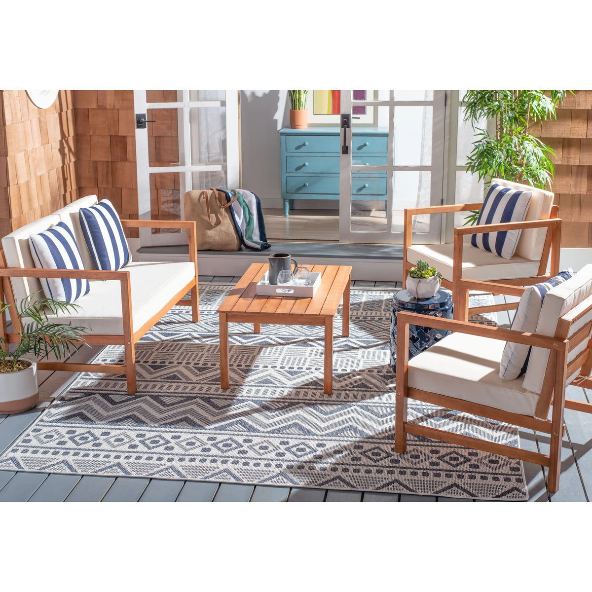 Safavieh Montez 4 Piece Outdoor Set with Accent Pillows