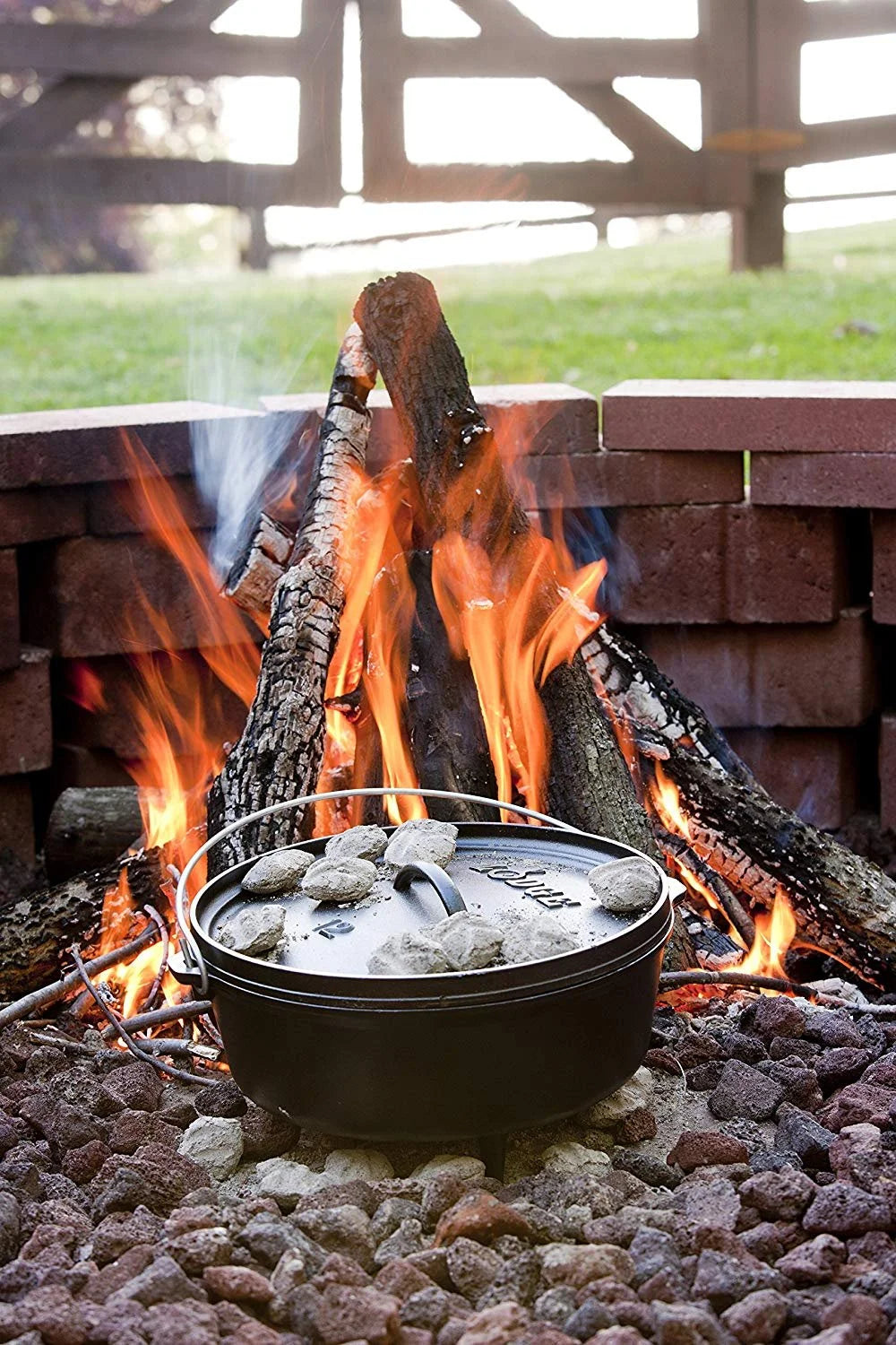 Lodge Cast Iron 12" / 8 Quart Seasoned Camp Dutch Oven
