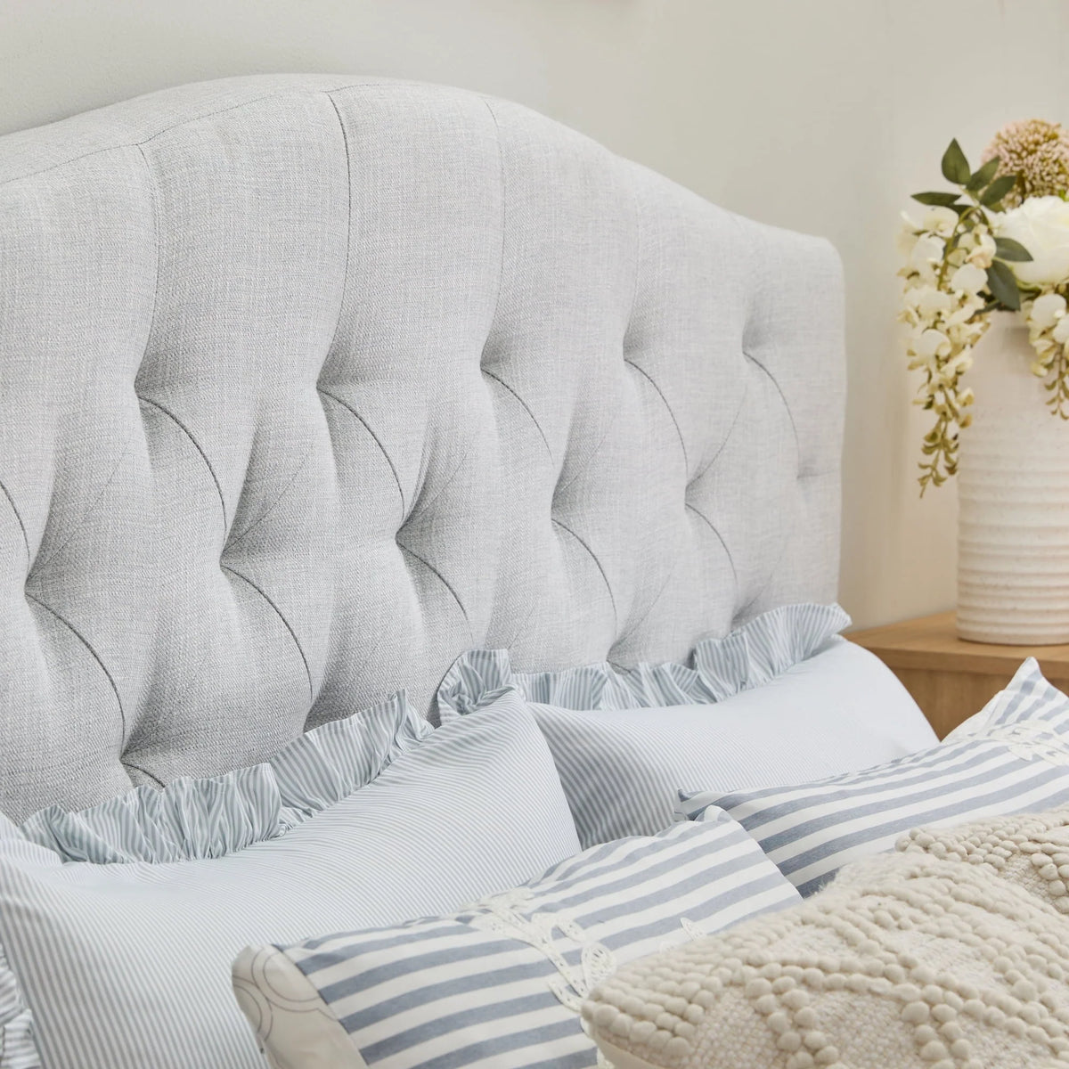 My Texas House Anna Upholstered Diamond Tufted Platform Bed, Queen, Light Gray
